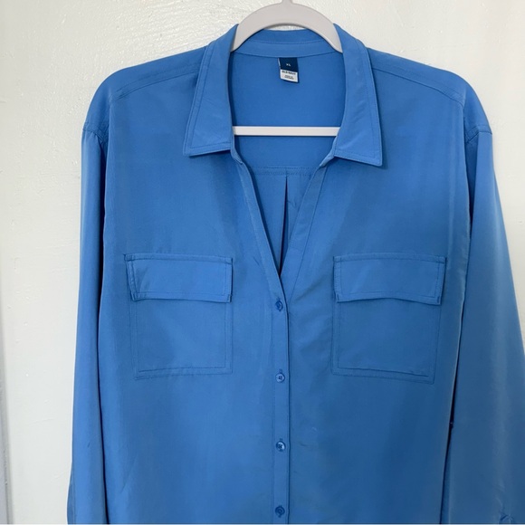 Old Navy Women's Utility Button-down Long Sleeves that Role-up with Button Tabs - Picture 2 of 6